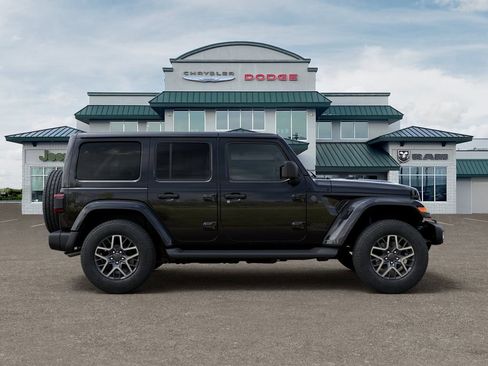 Used 2026 Jeep Wrangler Unlimited Sahara AWD/4WD image 21