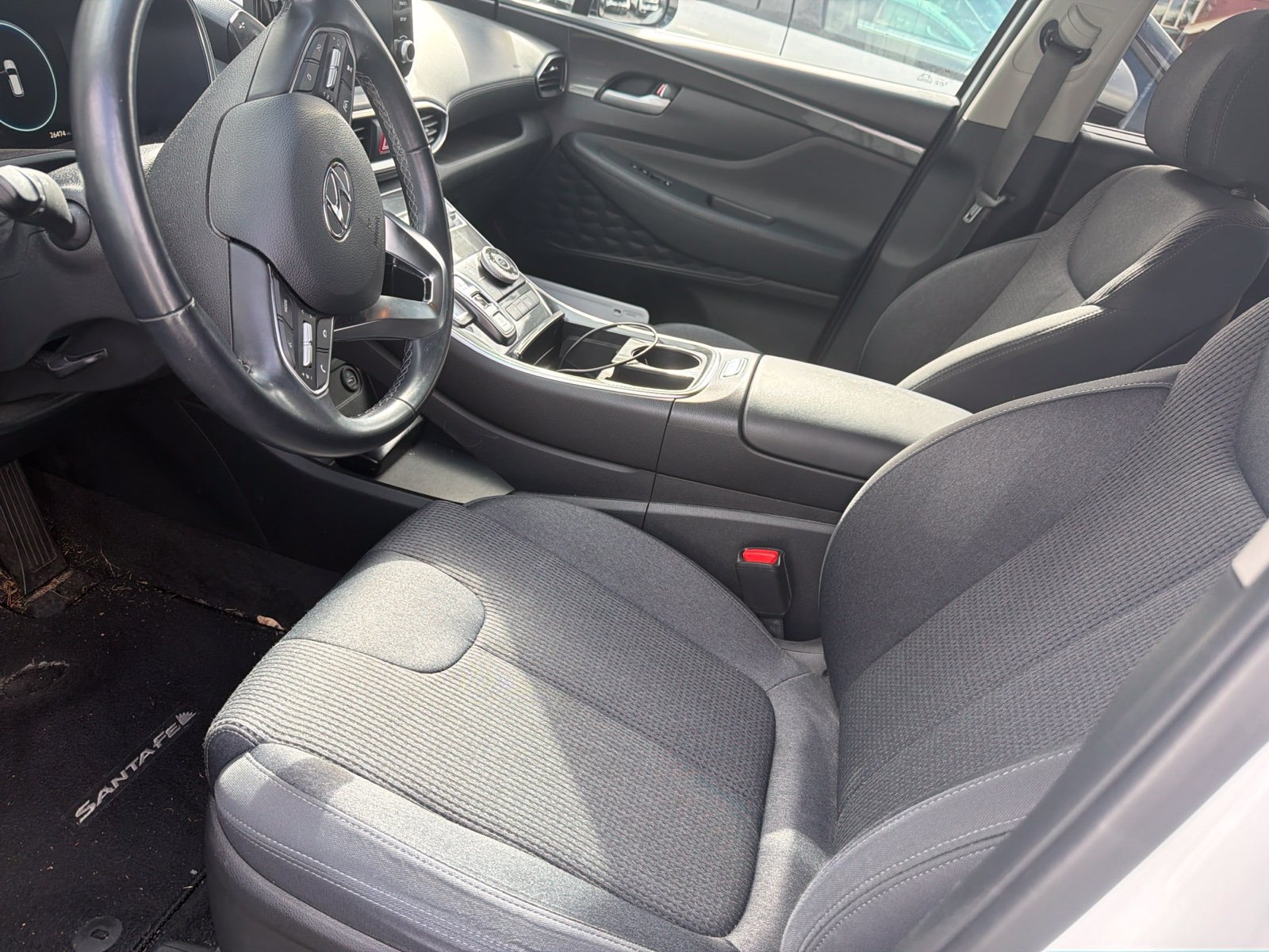 Used 2022 Hyundai Santa Fe SEL w/ Convenience Package FWD image 5