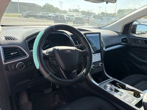 Used 2023 Ford Edge SE w/ Black Appearance Package AWD/4WD image 10