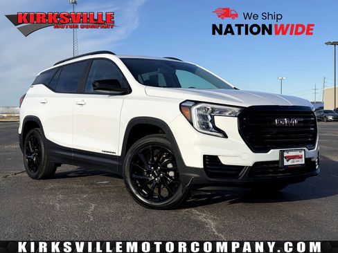 Used 2023 GMC Terrain SLE w/ Driver Convenience Package image 1