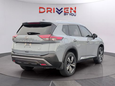 Used 2023 Nissan Rogue SL w/ SL Premium Package image 5