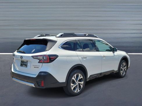 Certified 2022 Subaru Outback Touring AWD/4WD image 3