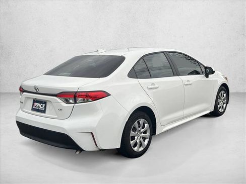 Certified 2025 Toyota Corolla LE image 5