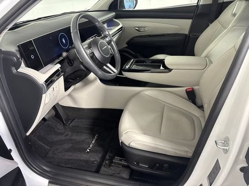 Used 2025 Hyundai Tucson Limited AWD/4WD image 15