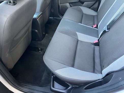 Used 2013 Ford Focus SE FWD image 12