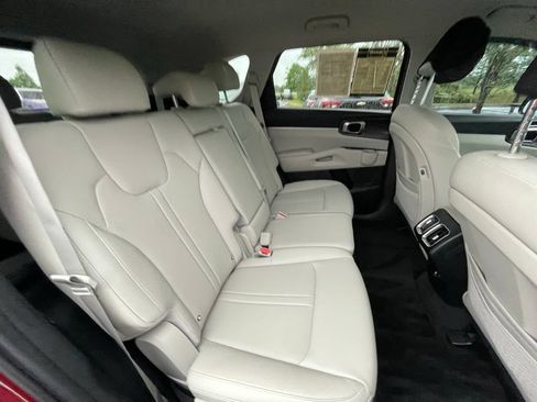 Certified 2025 Kia Sorento S FWD image 25