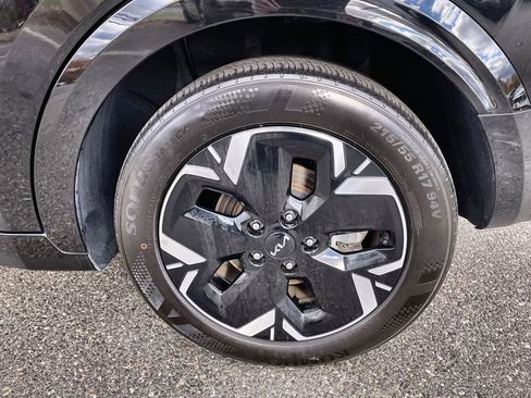 Certified 2023 Kia Niro Wind w/ Wind Preserve Package image 10