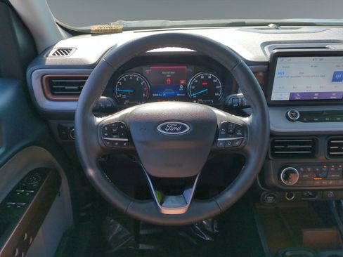 Used 2022 Ford Maverick Lariat w/ Lariat Luxury Package image 12