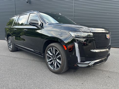Used 2021 Cadillac Escalade ESV Sport w/ Driver Assist Tech Package AWD/4WD image 7