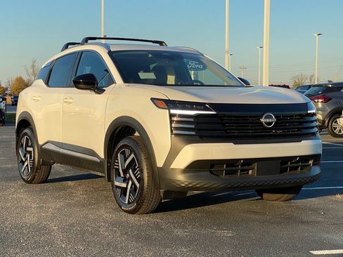 New 2026 Nissan Kicks SV w/ SV Premium Package FWD image 2