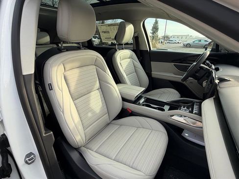 New 2026 Lincoln Nautilus Reserve image 12