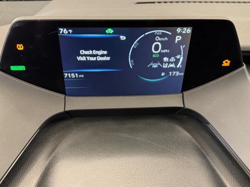 Used 2024 Toyota Prius XLE FWD image 10
