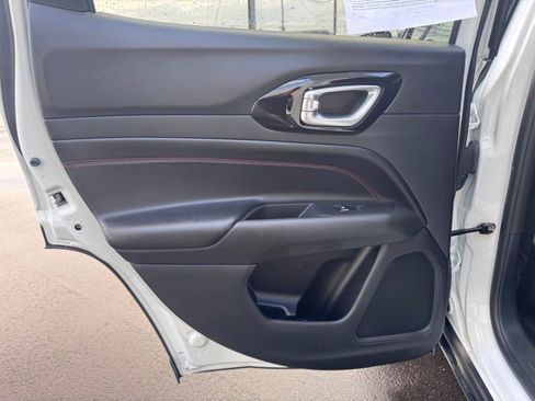 Used 2023 Jeep Compass Trailhawk image 22