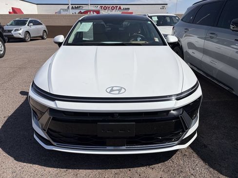 Used 2025 Hyundai Sonata Limited FWD image 3