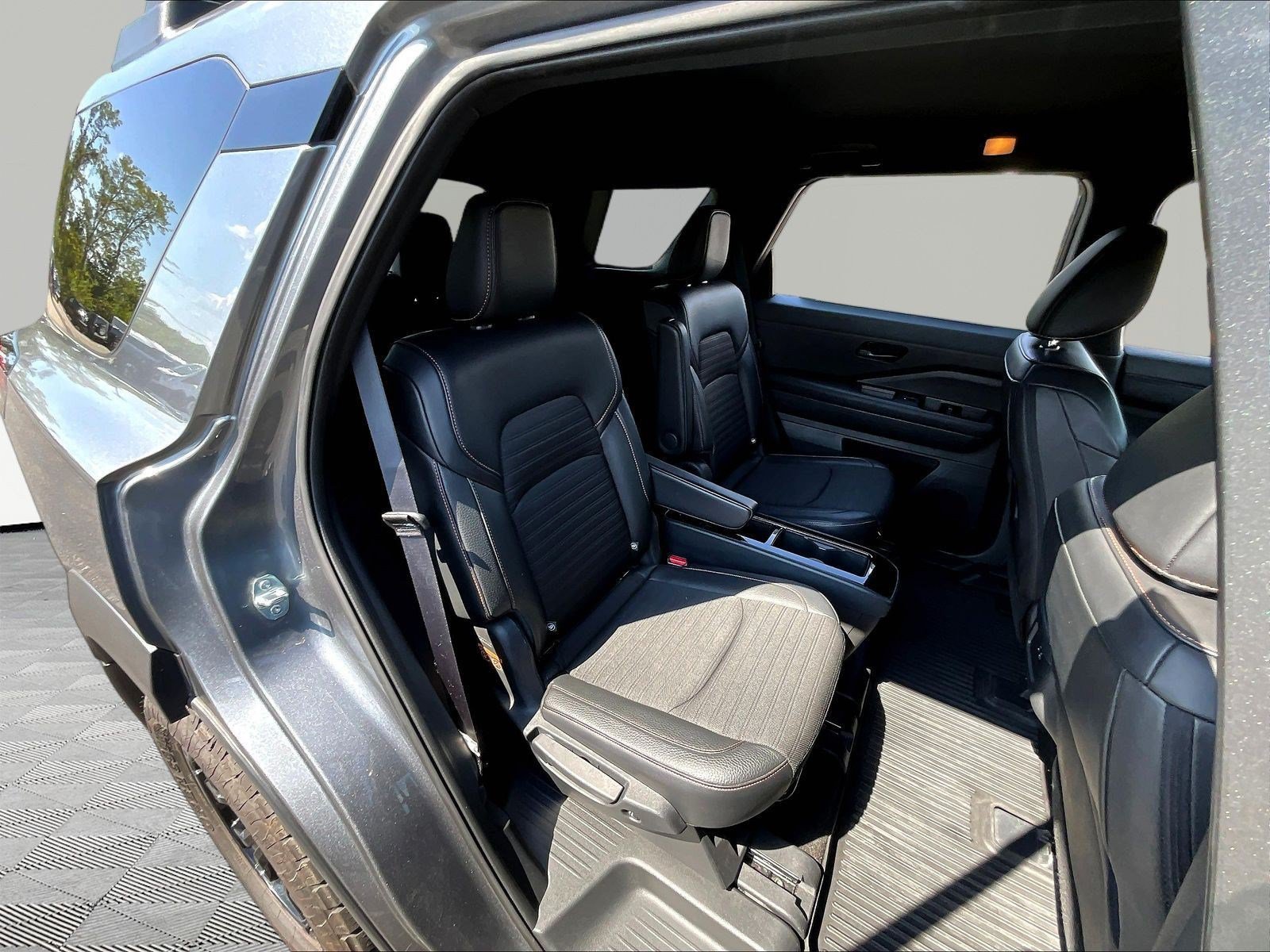 Used 2024 Nissan Pathfinder Rock Creek AWD/4WD image 25