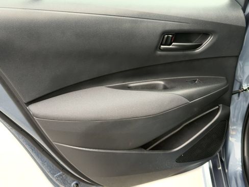 Certified 2025 Toyota Corolla LE FWD image 31