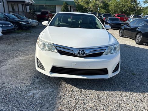 Used 2014 Toyota Camry LE w/ Moonroof Package FWD image 4