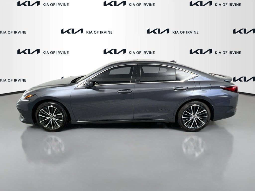 Used 2024 Lexus ES 300h w/ Premium Package FWD image 3
