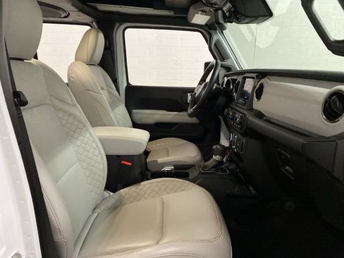 Used 2021 Jeep Wrangler Unlimited Sahara image 23
