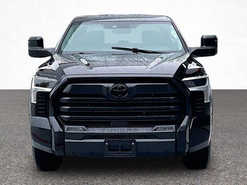 Used 2022 Toyota Tundra SR5 w/ SR5 Convenience Package AWD/4WD image 3
