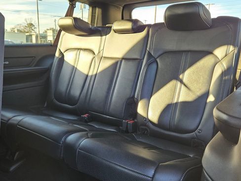 Used 2024 Jeep Wagoneer L Series II w/ Flexible Seating Group image 8