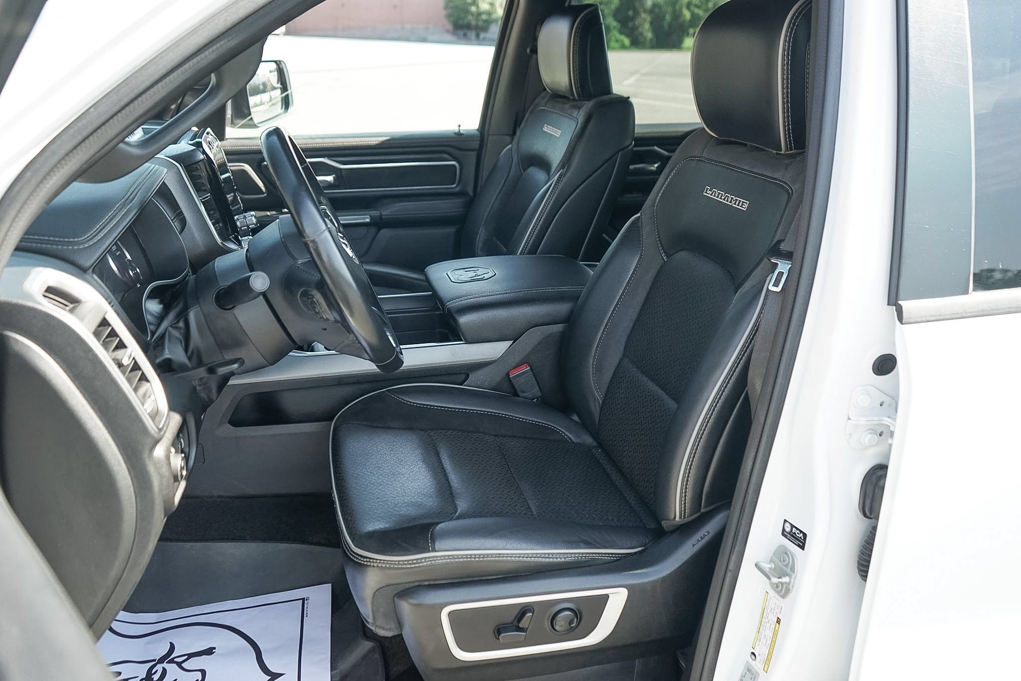 Used 2023 RAM 1500 Laramie AWD/4WD image 15