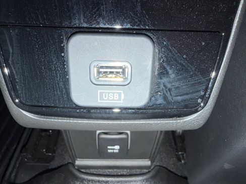 Used 2025 Jeep Compass Latitude AWD/4WD image 36