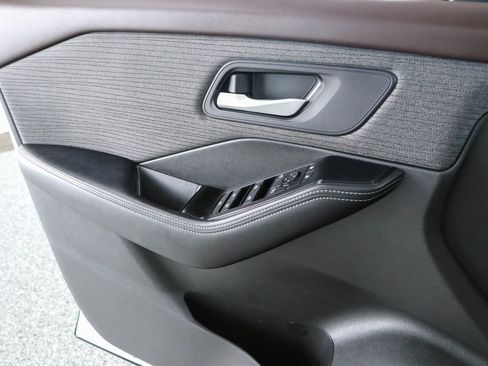 Used 2022 Nissan Rogue SV FWD image 21