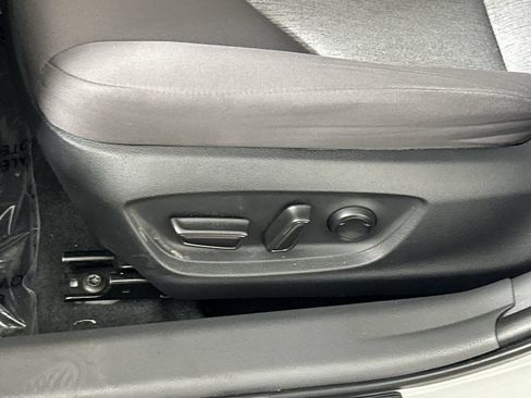 Used 2022 Toyota Camry LE w/ Carpet Mat Package (TMS) FWD image 20
