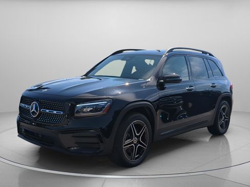 Certified 2025 Mercedes-Benz GLB 250 image 2