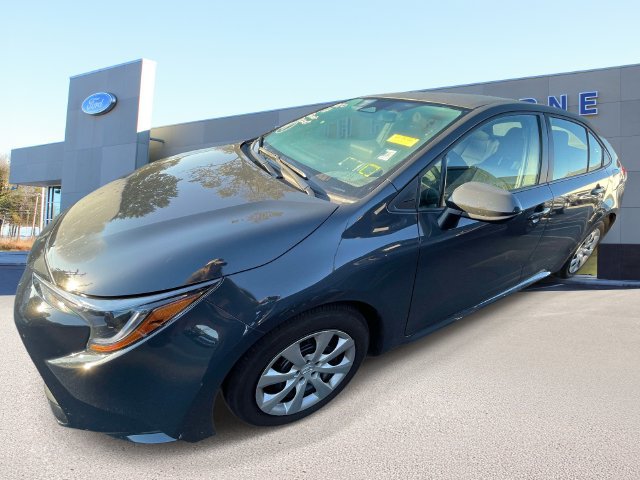 Used 2026 Toyota Corolla LE FWD image 4