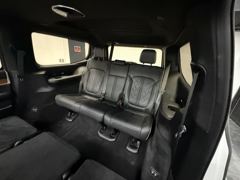 Used 2022 Jeep Grand Wagoneer Series III image 31