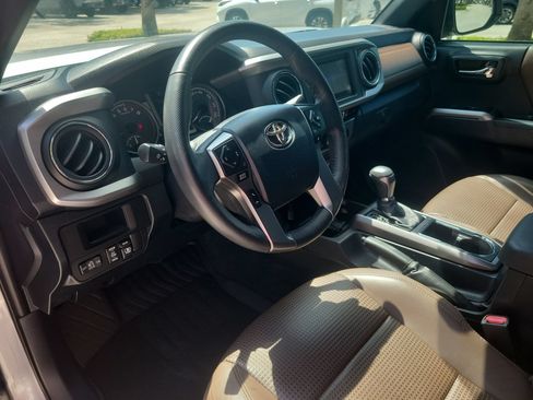 Used 2017 Toyota Tacoma Limited w/ Tow Package RWD image 15