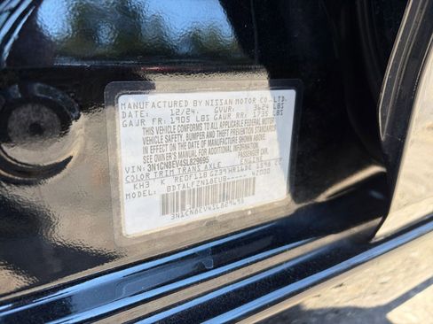 Used 2025 Nissan Versa SV FWD image 27