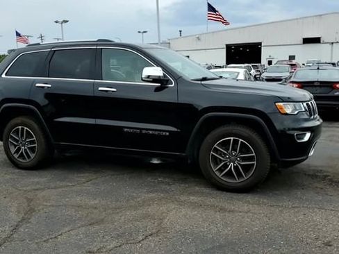 Used 2019 Jeep Grand Cherokee Limited AWD/4WD image 3