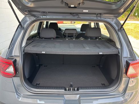 Used 2025 Hyundai Venue SE image 9