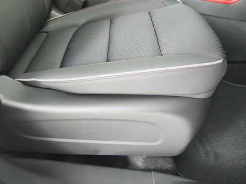 Used 2023 Chevrolet TrailBlazer RS w/ Sun and Liftgate Package FWD image 28