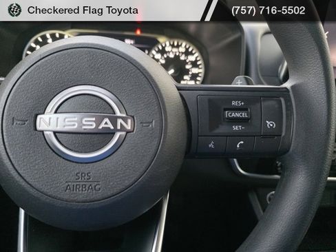 Used 2023 Nissan Rogue S image 26