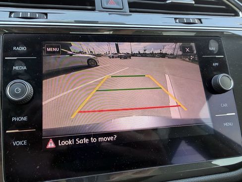 Used 2019 Volkswagen Tiguan SEL FWD image 19
