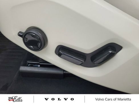 Certified 2026 Volvo XC60 B5 Ultra w/ Protection Package Premier image 22