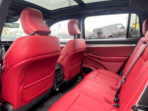 New 2024 Jeep Wagoneer Launch Edition AWD/4WD image 16
