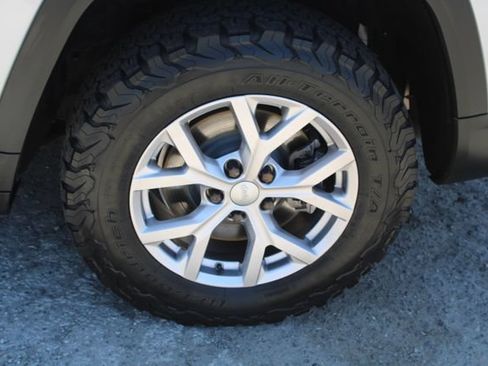 Used 2021 Jeep Grand Cherokee L Limited AWD/4WD image 12