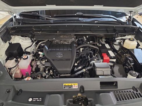 Used 2023 Toyota Highlander XLE AWD/4WD image 18