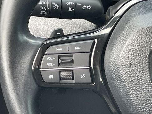 Certified 2025 Honda Pilot Touring image 14
