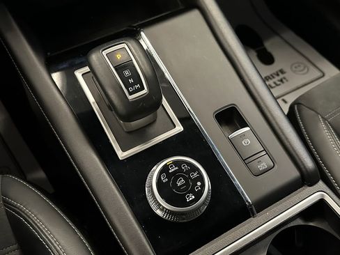 Used 2022 Mitsubishi Outlander SE AWD/4WD image 16