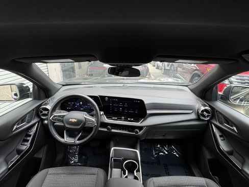 Used 2025 Chevrolet Equinox LT FWD image 34