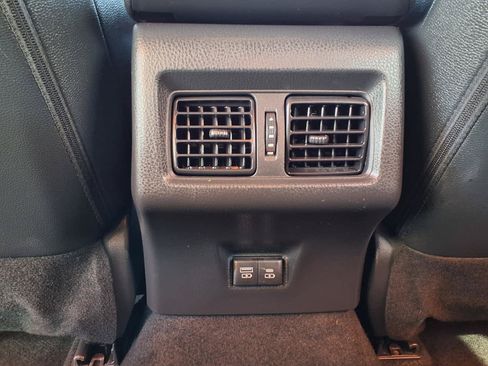 Used 2025 Toyota Camry SE FWD image 12
