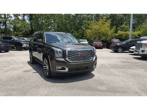 Used 2019 GMC Yukon Denali w/ Denali Ultimate Package AWD/4WD image 3