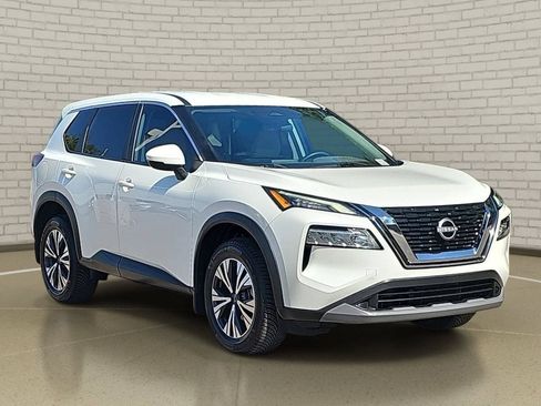 Used 2023 Nissan Rogue SV FWD image 3