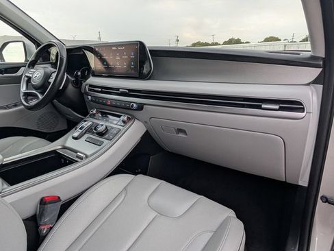 Used 2024 Hyundai Palisade SEL FWD image 23
